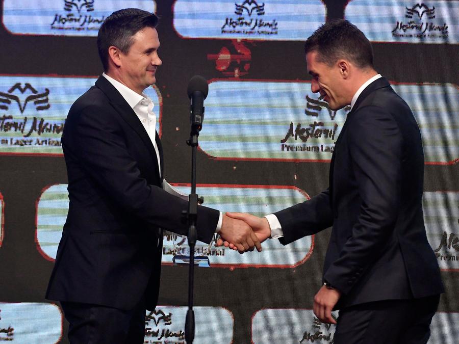 Salut prietenos între Cristi Balaj și Istvan Kovacs Primul „scurtcircuit” înainte de CFR Cluj - FCSB » Arbitrează prietenul lui Balaj!