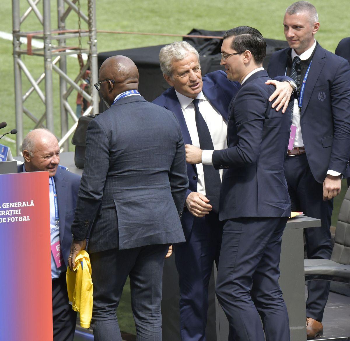 Răzvan Burleanu a marcat cu poarta goală » Ales în unanimitate pentru al 3-lea mandat la FRF: 272 de voturi pentru, zero împotrivă, zero abțineri!