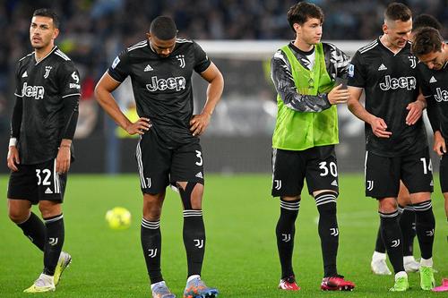 Leandro Paredes, în stânga // foto: Imago Images