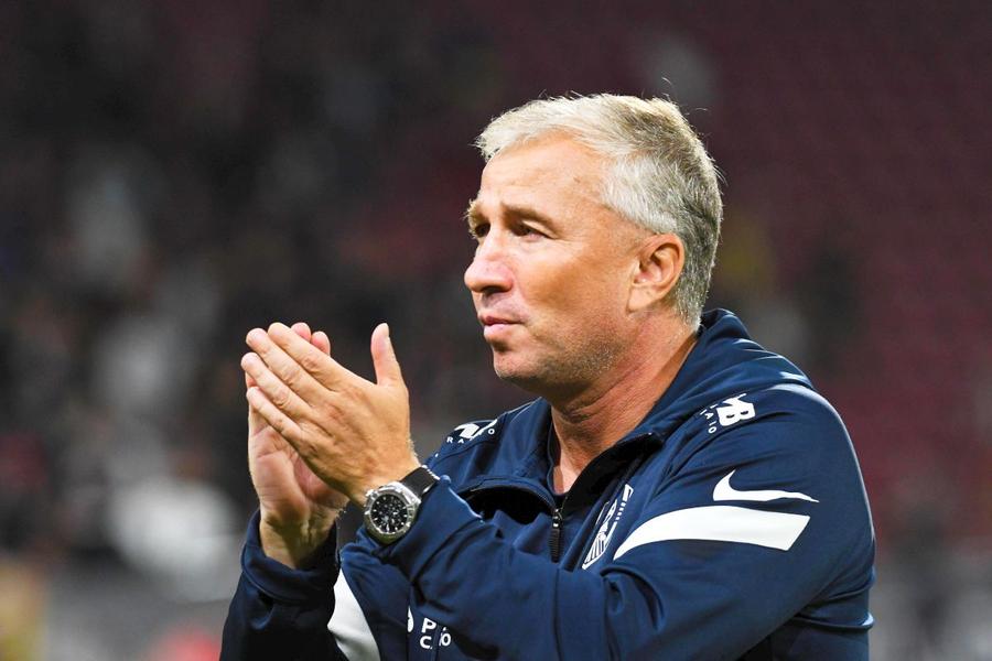 Dan Petrescu revine în România, la CFR Cluj, locul unde a scris adevărate pagini de istorie Moartea Domnului Profesor
