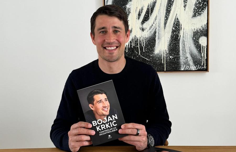 În martie, Bojan Krkic și-a lansat autobiografia. Foto: Instagram Bojan Krkic Bojan Krkic a dezvăluit, în sfârșit, drama care i-a ruinat cariera: „M-am așezat la podea în avion și am încetat să mai fiu conștient”