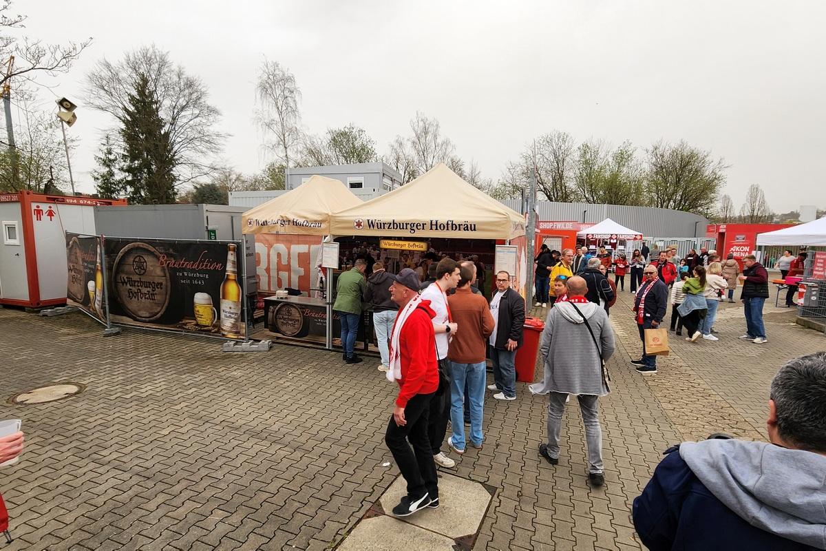 Ce a văzut echipa GSP la un meci de Liga 4 din Germania: mai mulți spectatori ca-n Superliga, cozi imense la bere și cârnați, ultrași înfierbântați!