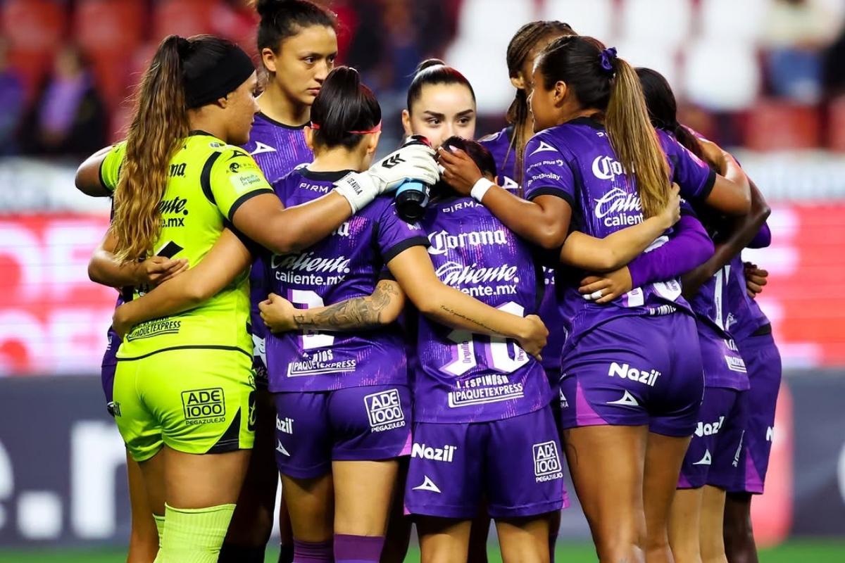 Echipa de fotbal feminin a celor de la Mazatlan Fc