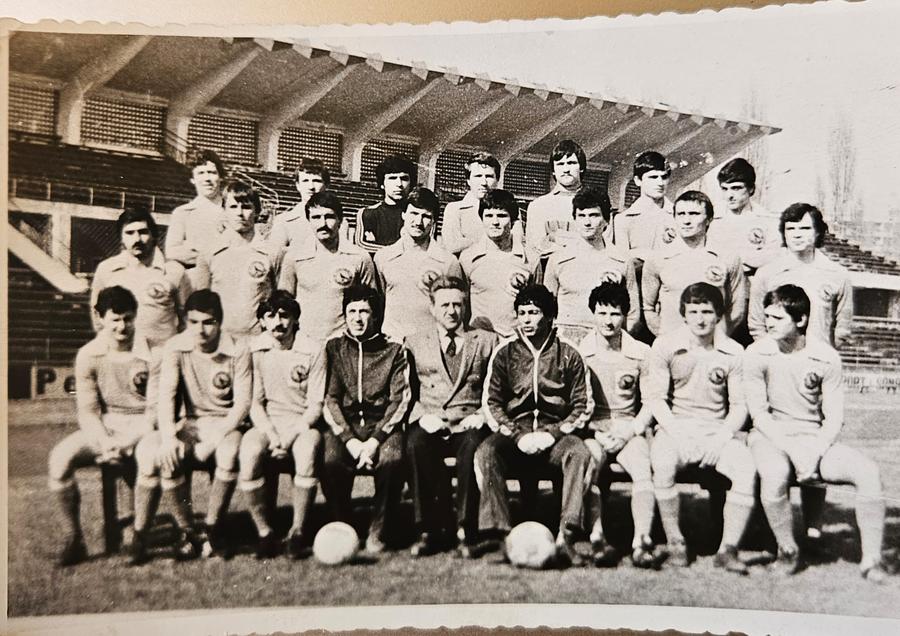 Corvinul Hunedoara, cu Lucescu, Klein, Andone, Rednic și ceilalți În numele lui Michael Klein! Scrisoarea fiicei lui Mișa: „Legături care nu se uită: Mircea Lucescu și «copiii» săi”