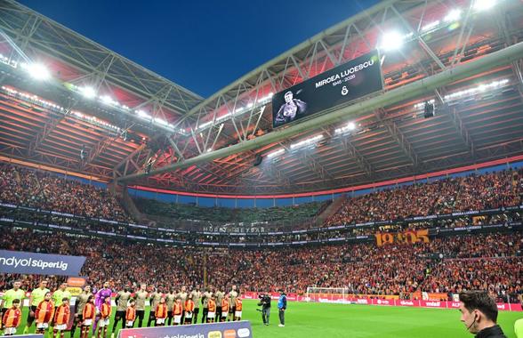 Ce diferență! Cum a arătat la Galatasaray momentul de reculegere în memoria lui Mircea Lucescu
