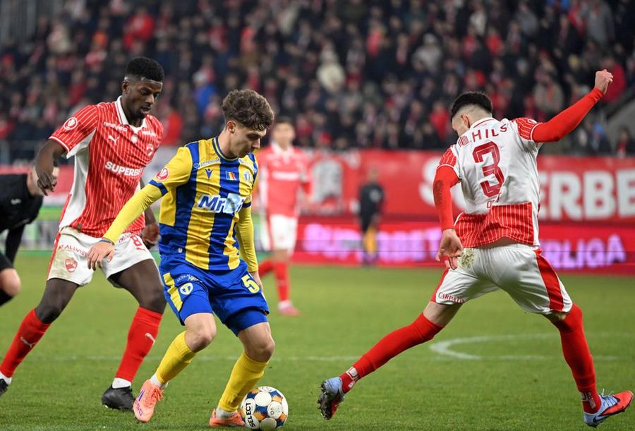 Rareș Pop l-a impresionat pe antrenorul lui de la Petrolul // foto: Imago Turcul Topal, impresionat de românul de 20 de ani: „E un talent special, abia la jumătate din capacitatea lui”