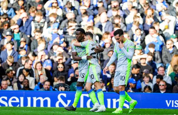 Manchester City a năucit-o pe Chelsea după pauză și relansează lupta la titlu în Premier League