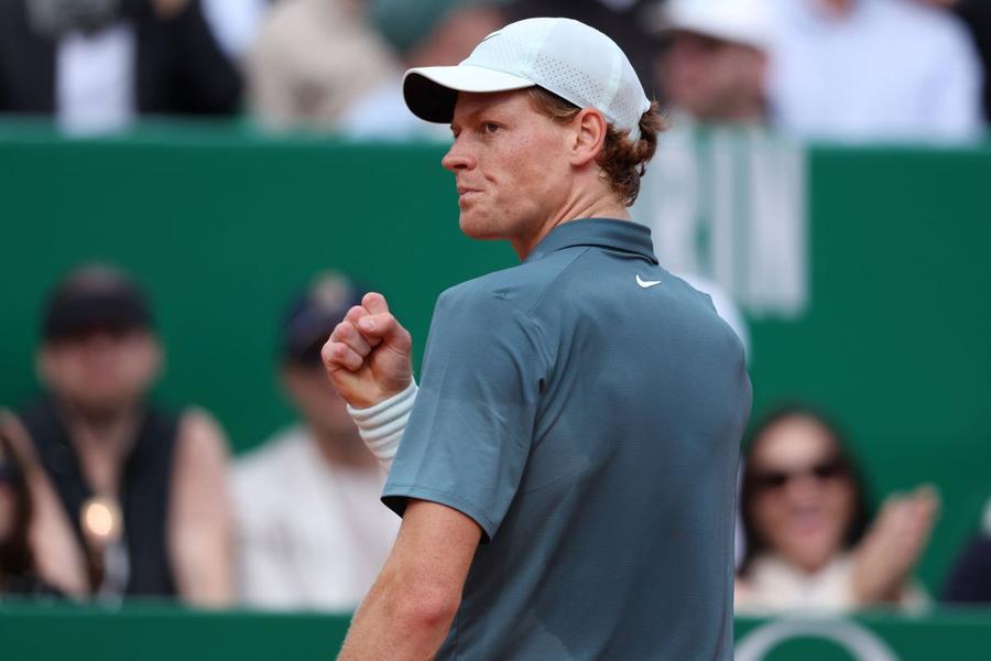 Jannik Sinner în finala de la Monte Carlo 2026 Foto: Imago Images Jannik Sinner și seria sa invincibilă din 2026: „Nimeni nu se poate pune cu el acum, nici chiar Carlos”
