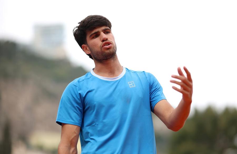 Carlos Alcaraz în finala de la Monte Carlo 2026 Foto: Guliver/GettyImages Jannik Sinner, triumf istoric la Monte Carlo! » Al treilea titlu Masters 1000 la rând și revenire pe primul loc în clasamentul mondial