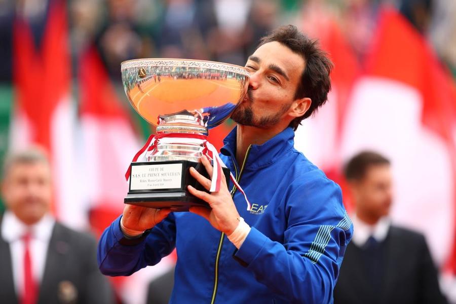 Fabio Fognini cu trofeul de la Monte Carlo 2019 Foto: Guliver/GettyImages Fostul număr 9 ATP prefațează finala de la Monte Carlo: „Trebuie să te aștepți la un echilibru extraordinar”