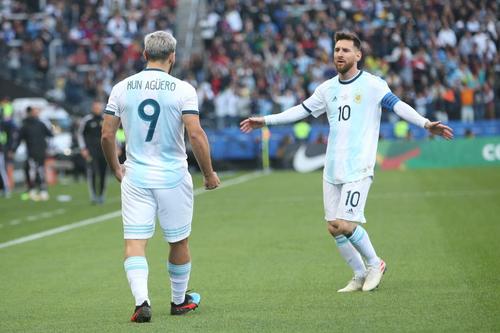 Leo Messi și Kun Aguero sunt prieteni foarte buni în afara terenului // Sursă foto: Getty