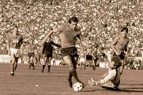 Steaua elimina pe Vejle, campioana Danemarcei, în primul tur al CCE 85-86, în timp ce Dinamo, cu Cernăianu antrenor, era eliminată de Vardar Skopje, în prima fază din Cupa UEFA