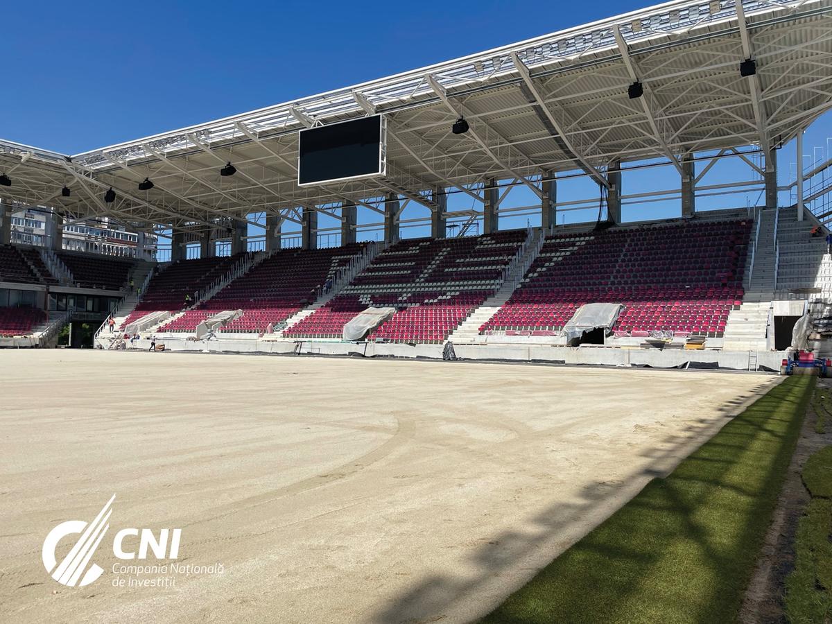 Imagini noi de la Stadionul Rapid! A început montarea gazonului pe arena din Giulești
