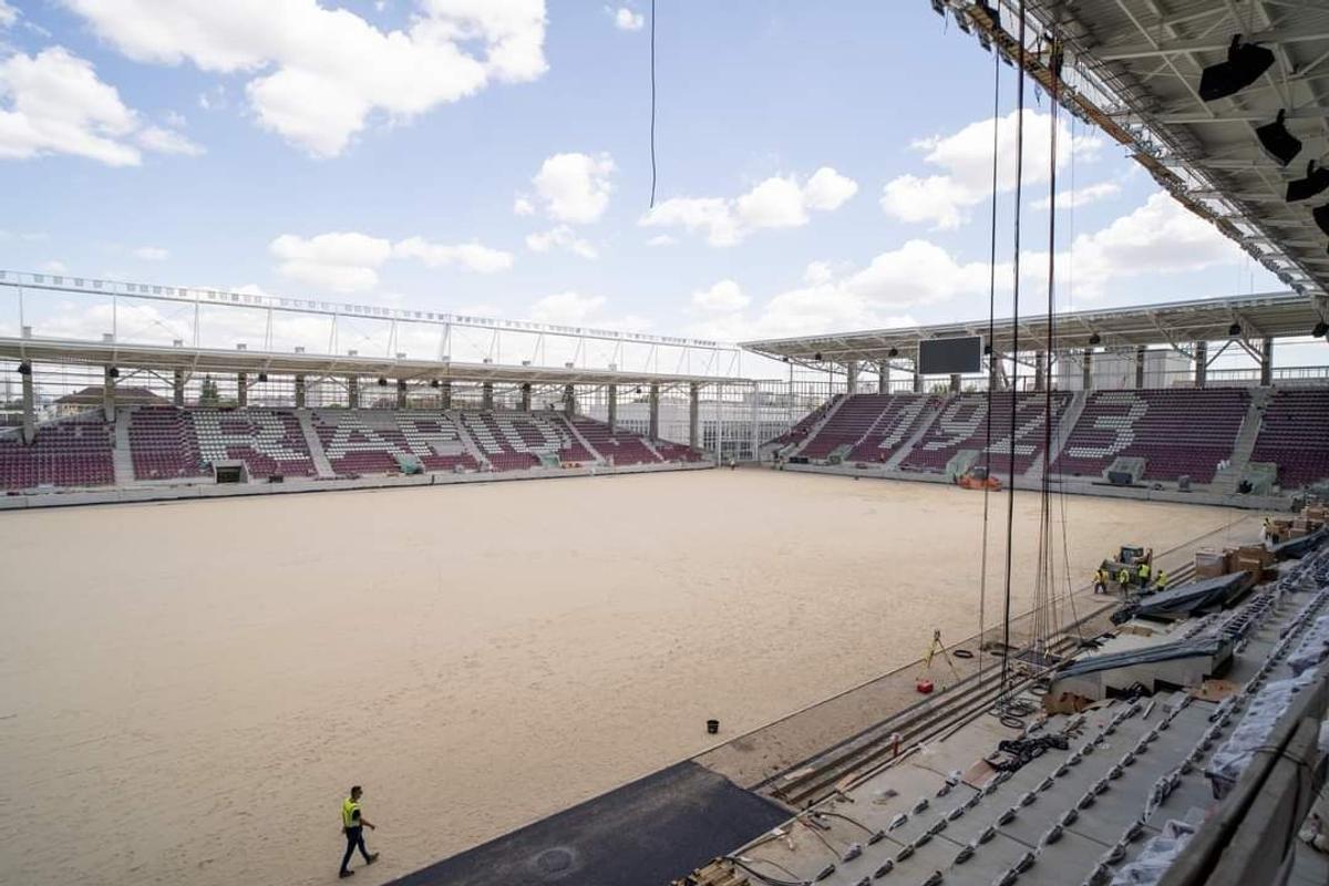 Imagini noi de la Stadionul Rapid! A început montarea gazonului pe arena din Giulești