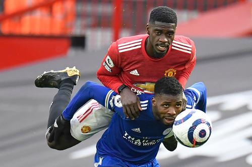 Ce purta Tuanzebe la mână în timpul partidei cu Leicester