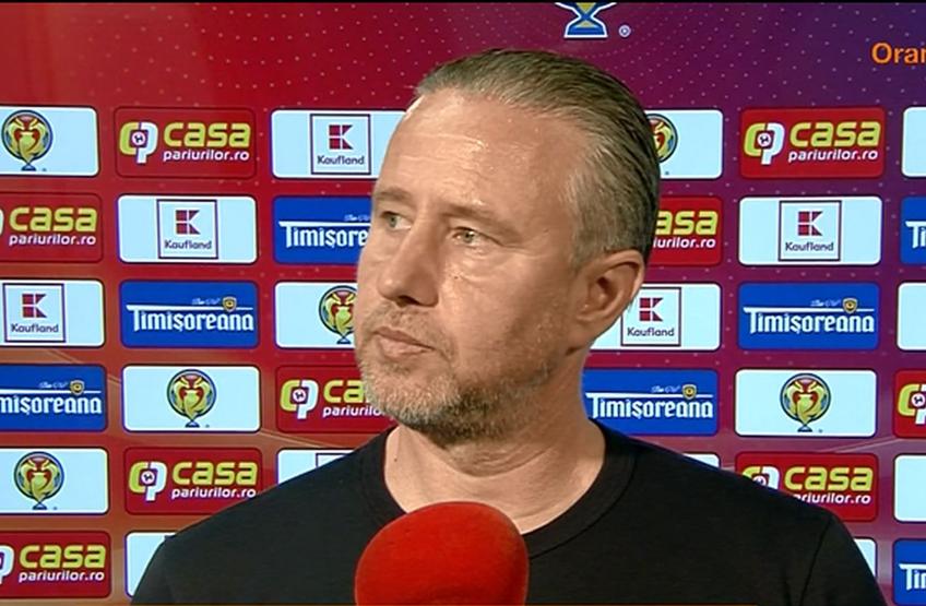 Laurențiu Reghecampf, antrenorul clubului oltean, și-a găsit cu greu cuvintele după meci.