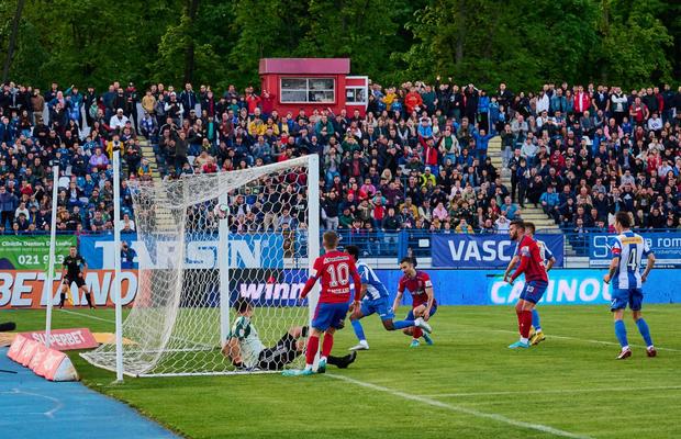 Lovitură după lovitură pentru Steaua » Legea lui Dîncu a primit un nou aviz negativ