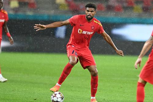 Mihai Pintilii (38 de ani), fostul antrenor al celor de la FCSB, a vorbit despre situația mijlocașului francez Malcom Edjouma (26 de ani), fotbalist care va lipsi pentru tot restul sezonului, ca urmare a unei accidentări.