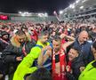 Fanii lui Dinamo au intrat pe teren ca după titlu și au scandat numele lui Mircea Rednic / FOTO: Raed Krishan (GSP)