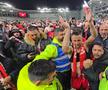 Fanii lui Dinamo au intrat pe teren ca după titlu și au scandat numele lui Mircea Rednic / FOTO: Raed Krishan (GSP)