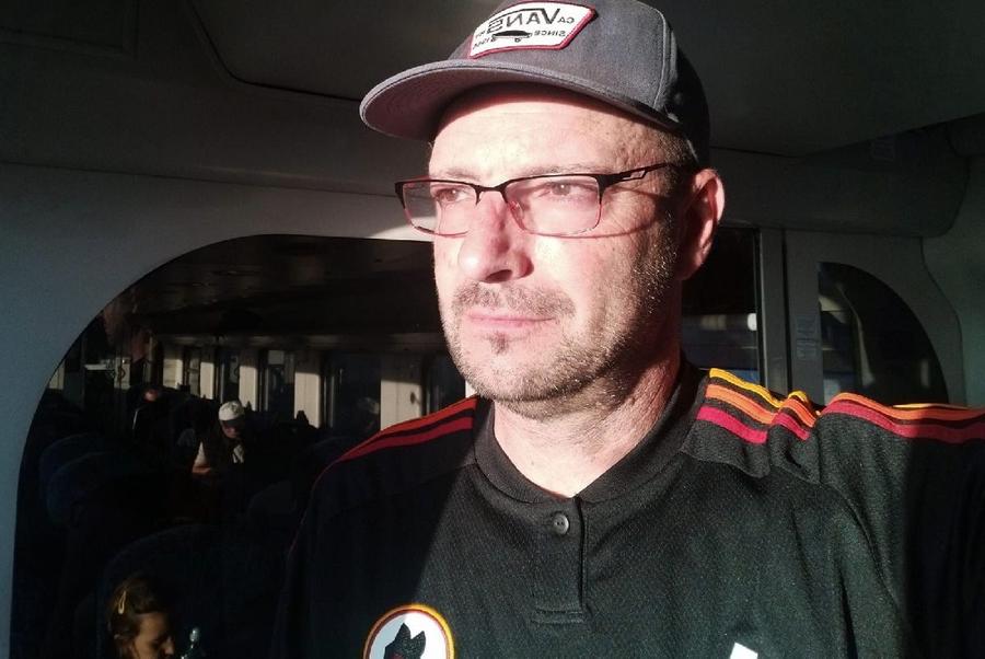 Mihnea Ionescu / Sursă foto: Facebook „Întrunirea străbunilor”, azi-noapte, pe stadionul Dinamo: „Ore grele înainte de verdict” » Cum trăiesc suporterii ziua decisivă a „câinilor” și ce îndemn au lansat