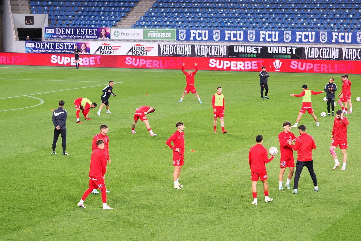 Imagini înainte de FCU Craiova - Hermannstadt