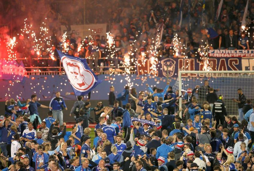 Sărbătoare la Kiel după promovarea în Bundesliga/ foto Imago Images