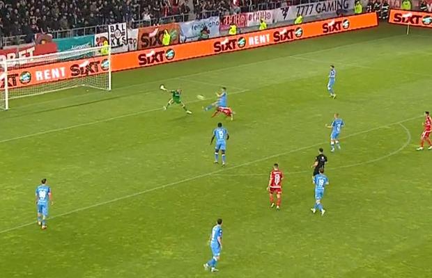 Omul băgat special de Rednic cu Dinamo, două gafe de amator în 5 minute!