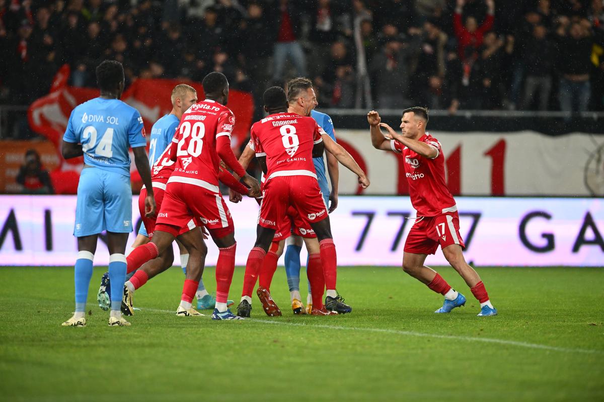 Dinamo și Botoșani joacă meciurile decisive pentru salvare în deplasare