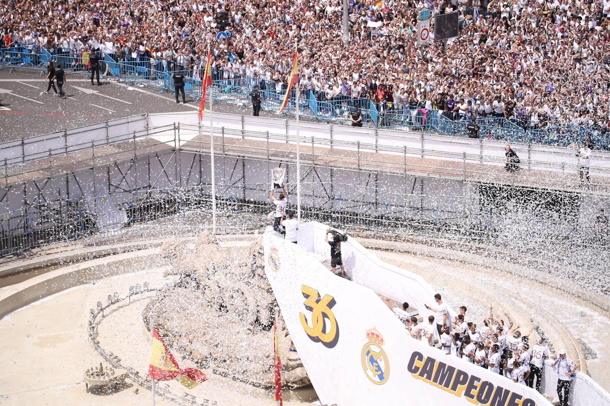 Carlo Ancelotti a făcut show la fiesta lui Real de pe străzile Madridului. Ce vis și-a îndeplinit antrenorul italian!