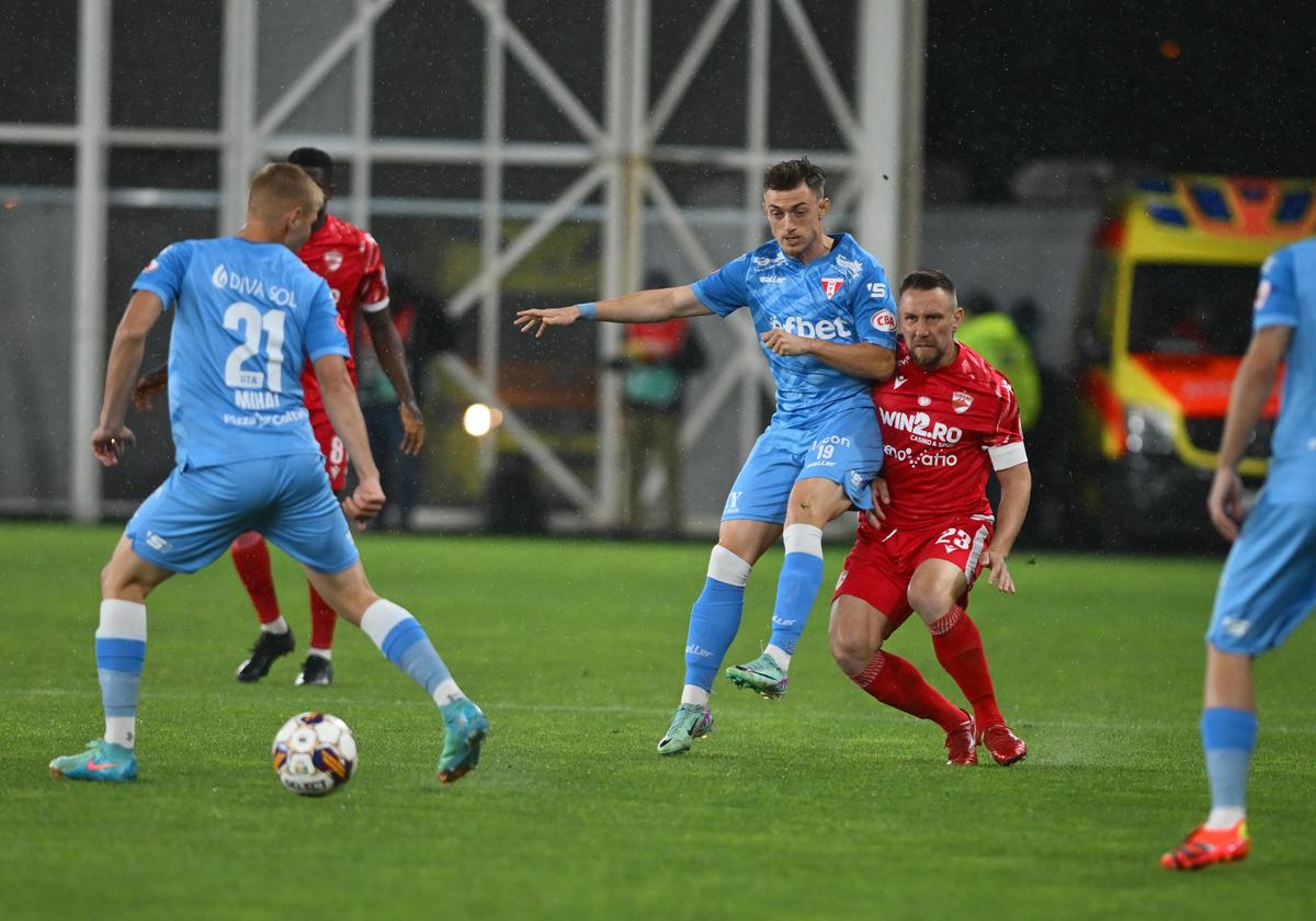 Dinamo și Botoșani joacă meciurile decisive pentru salvare în deplasare