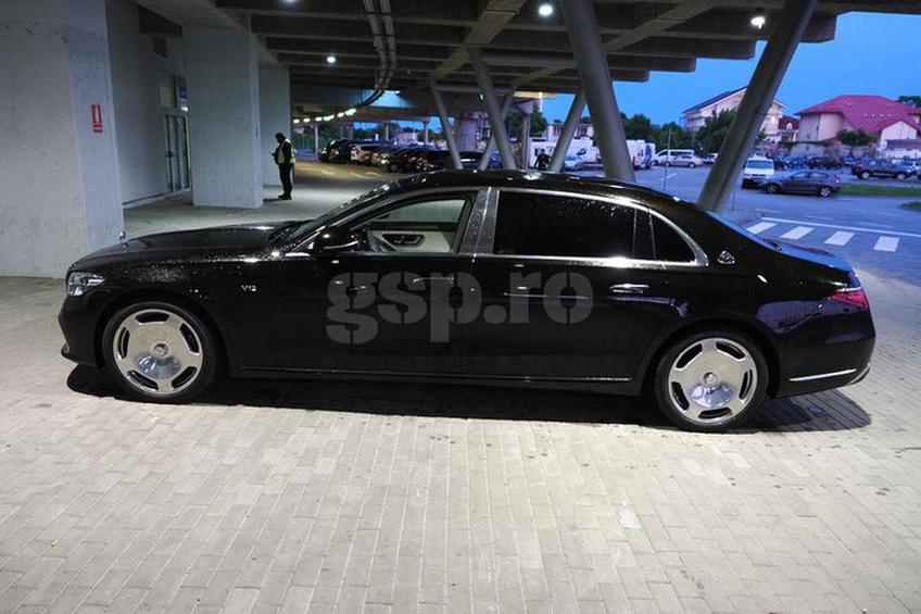 Adrian Mititelu, la FCU Craiova - Hermannstadt cu un Mercedes-Maybach S 680