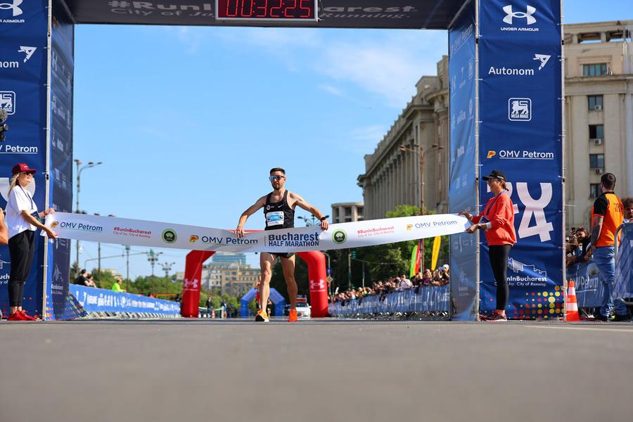 10.000 de alergători la startul OMV Petrom Bucharest HLF MARATHON 2024