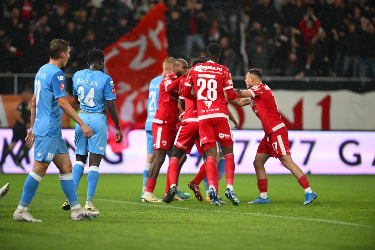 Dinamo și Botoșani joacă meciurile decisive pentru salvare în deplasare