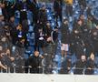 FCU Craiova - Hermannstadt. Scaune aruncate pe teren, meci întrerupt/ foto: Ionuț Iordache (GSP)