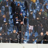 FCU Craiova - Hermannstadt. Scaune aruncate pe teren, meci întrerupt/ foto: Ionuț Iordache (GSP)