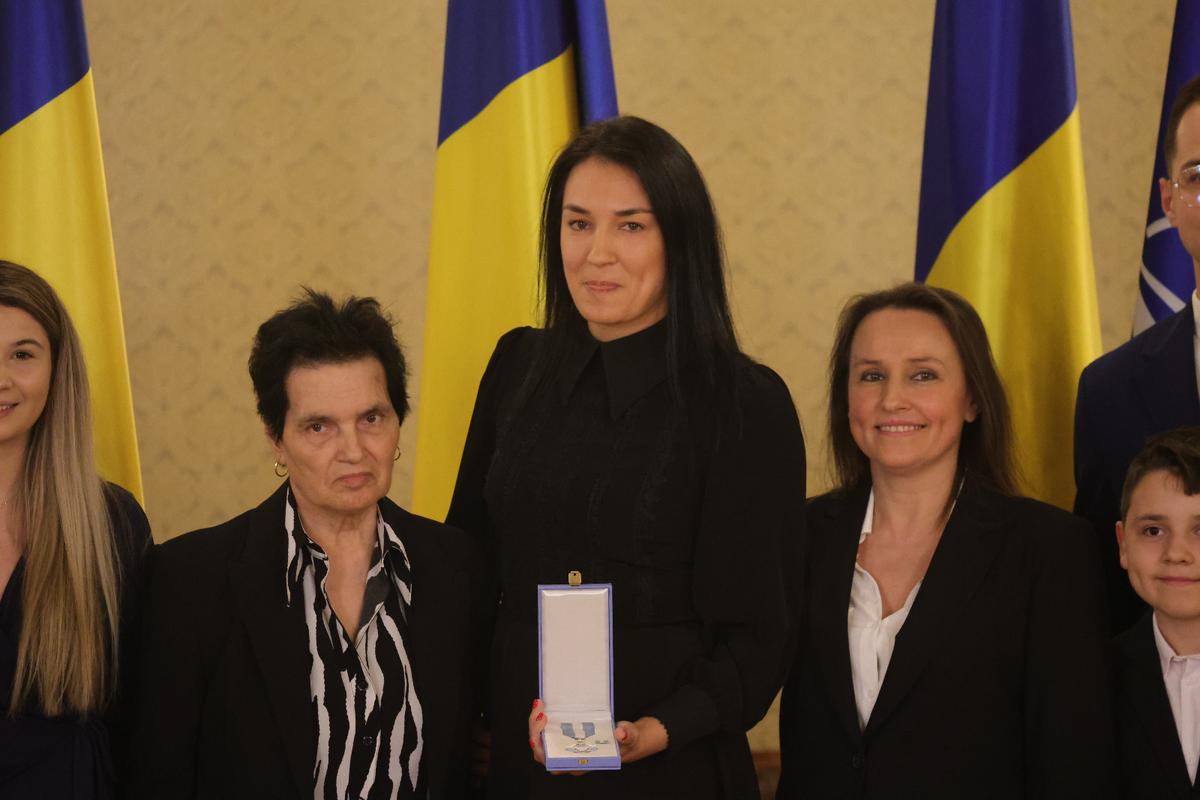 Cristina Neagu, decorată de președintele interimar Ilie Bolojan la Palatul Cotroceni: „O zi memorabilă, o recunoaștere a muncii mele și a valorilor în care cred”