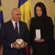 Cristina Neagu a fost decorată de Ilie Bolojan, la Palatul Cotroceni. Foto: Ionuț Iordache (GSP.RO)