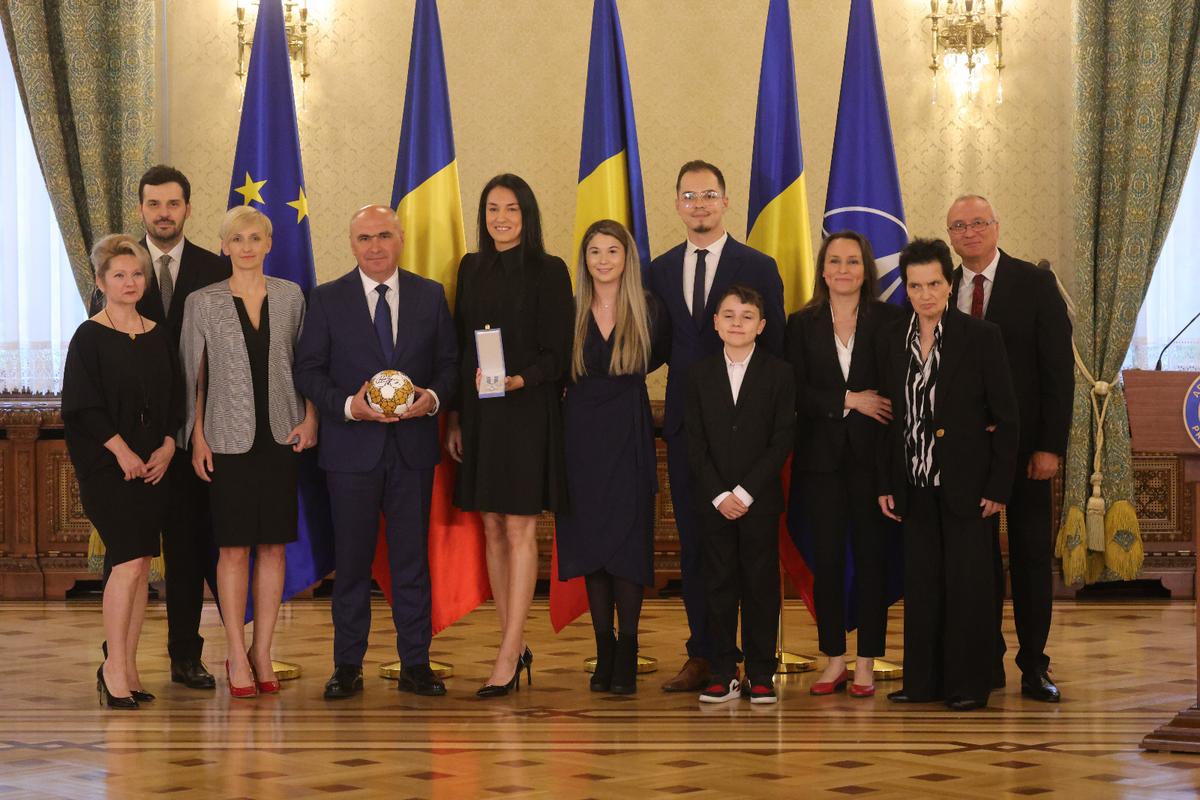 Cristina Neagu, decorată de președintele interimar Ilie Bolojan la Palatul Cotroceni: „O zi memorabilă, o recunoaștere a muncii mele și a valorilor în care cred”