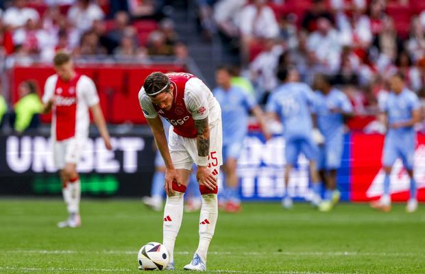 Emoții uriașe! Ajax tremură pentru titlu după un eșec usturător la Amsterdam