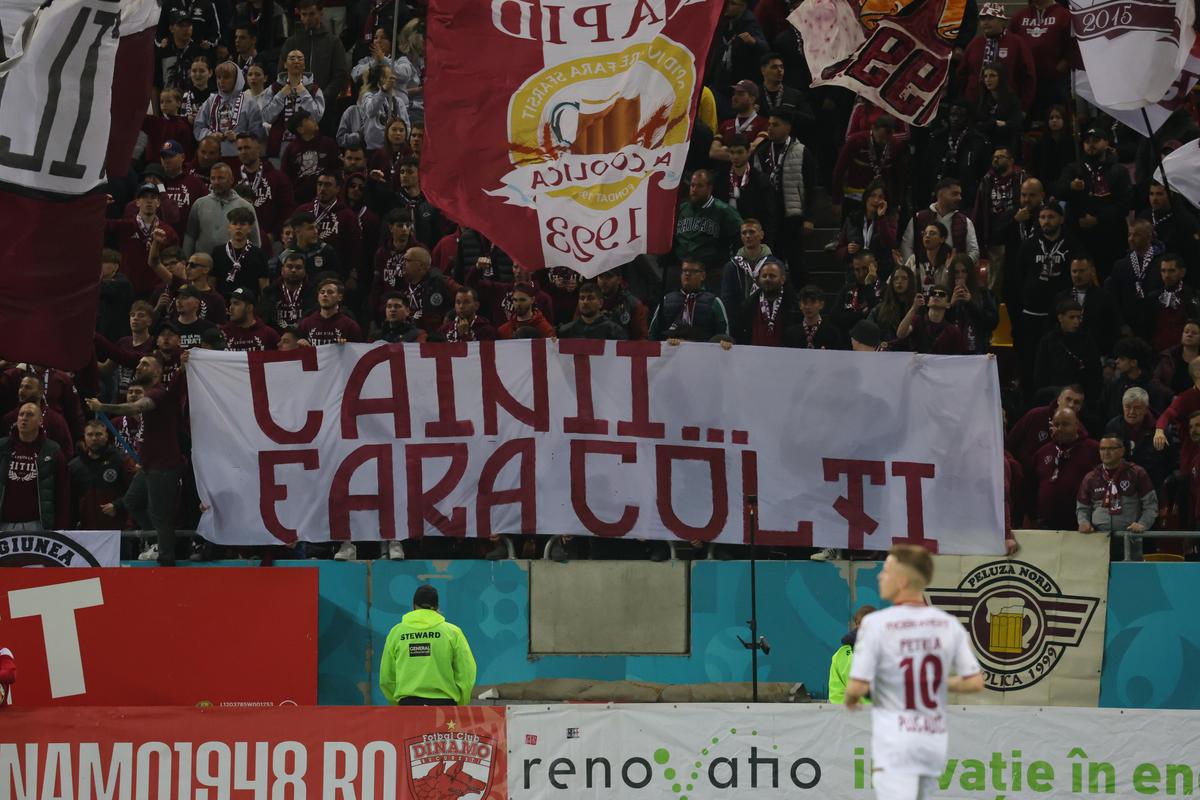Toate mesajele galeriilor de la Dinamo - Rapid! Peluza Sud, în război cu șefii, ironia rapidiștilor