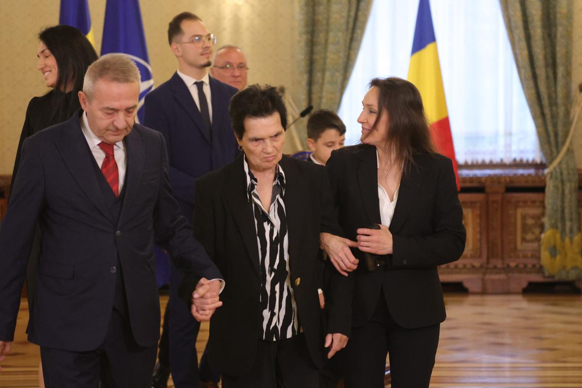 Cristina Neagu, decorată de președintele interimar Ilie Bolojan la Palatul Cotroceni: „O zi memorabilă, o recunoaștere a muncii mele și a valorilor în care cred”