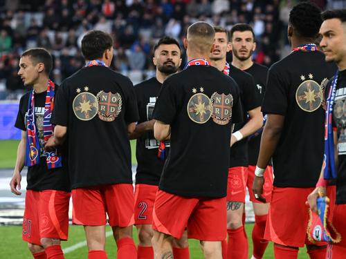 FCSB a celebrat la Cluj, după 2-0 cu Universitatea, titlul matematic câștigat / Foto: Facebook FCSB