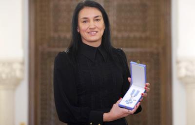 Cristina Neagu, decorată de președintele interimar Ilie Bolojan la Palatul Cotroceni: „O zi memorabilă, o recunoaștere a muncii mele și a valorilor în care cred”