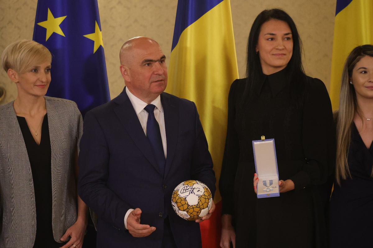 Cristina Neagu, decorată de președintele interimar Ilie Bolojan la Palatul Cotroceni: „O zi memorabilă, o recunoaștere a muncii mele și a valorilor în care cred”