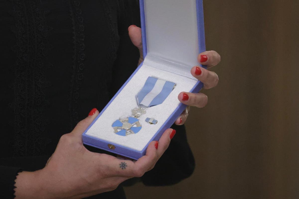 Cristina Neagu, decorată de președintele interimar Ilie Bolojan la Palatul Cotroceni: „O zi memorabilă, o recunoaștere a muncii mele și a valorilor în care cred”
