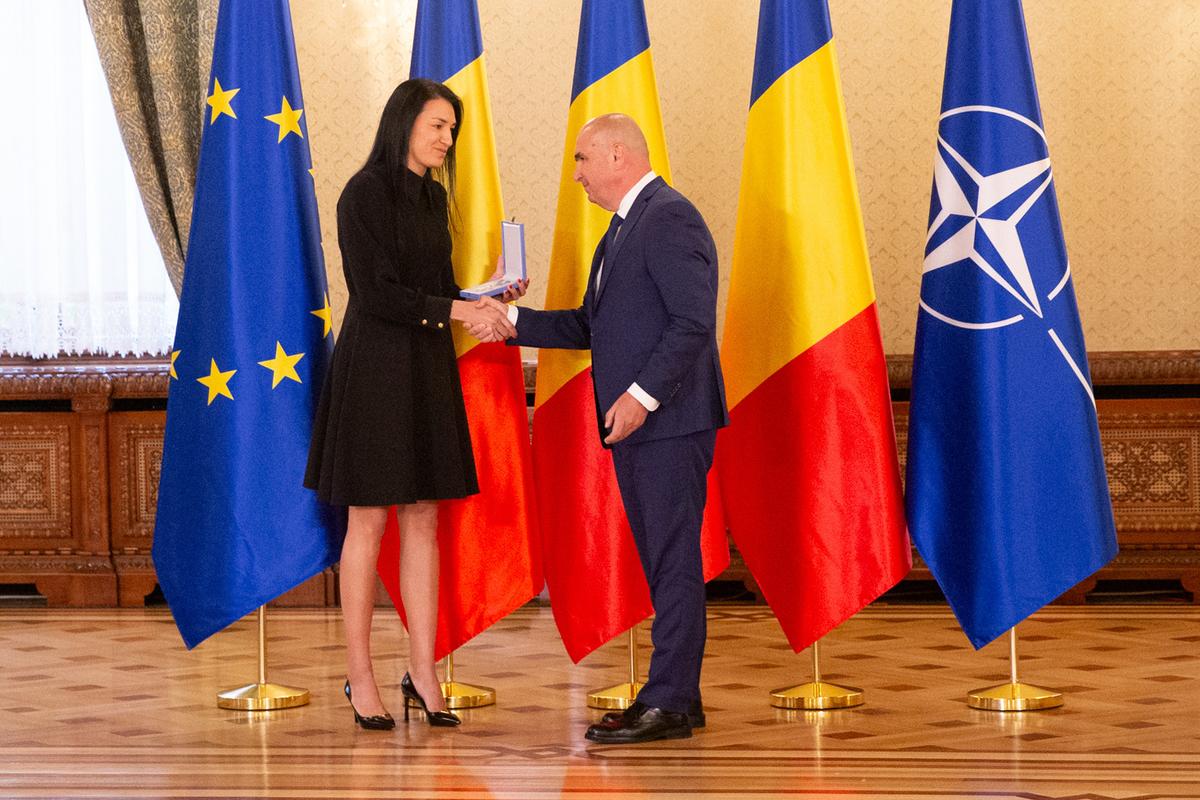 Cristina Neagu, decorată de președintele interimar Ilie Bolojan la Palatul Cotroceni: „O zi memorabilă, o recunoaștere a muncii mele și a valorilor în care cred”