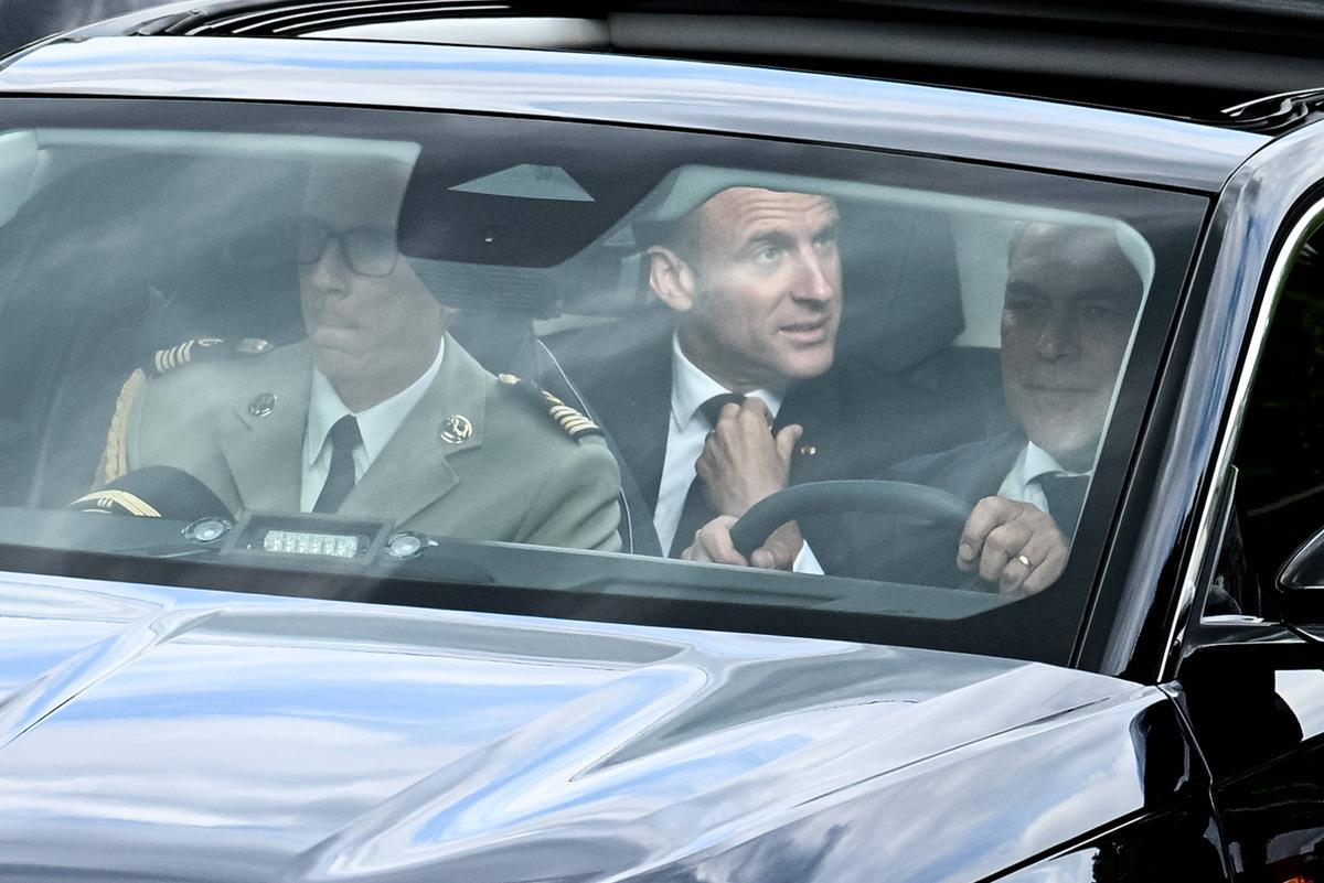 Cum arată mașina de care se va folosi Emmanuel Macron