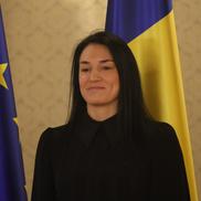 Cristina Neagu a fost decorată de Ilie Bolojan, la Palatul Cotroceni. Foto: Ionuț Iordache (GSP.RO)