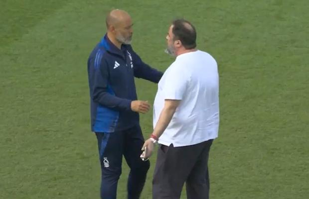 Incalificabil! Patronul Evangelos Marinakis a dat buzna pe teren și a înfruntat antrenorul revelației din Premier League